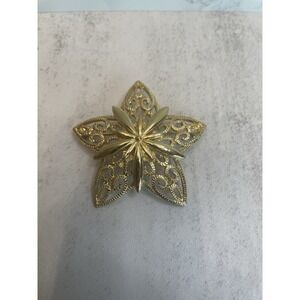 VTG Signed Monet 5 Point Gold Tone Filigree Star Brooch